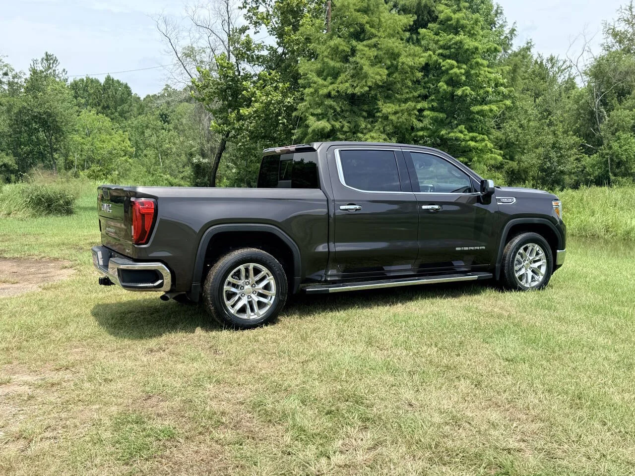 Used 2021 Pewter GMC SLT 4x2 4dr Crew Cab 5.8 ft. SB image 5