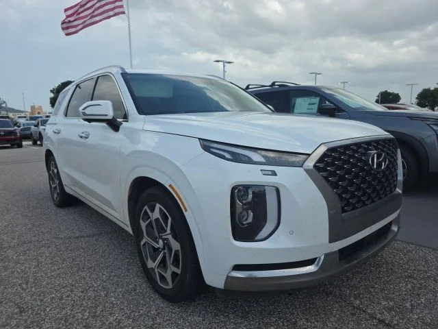Used 2022 White Hyundai Calligraphy image 1