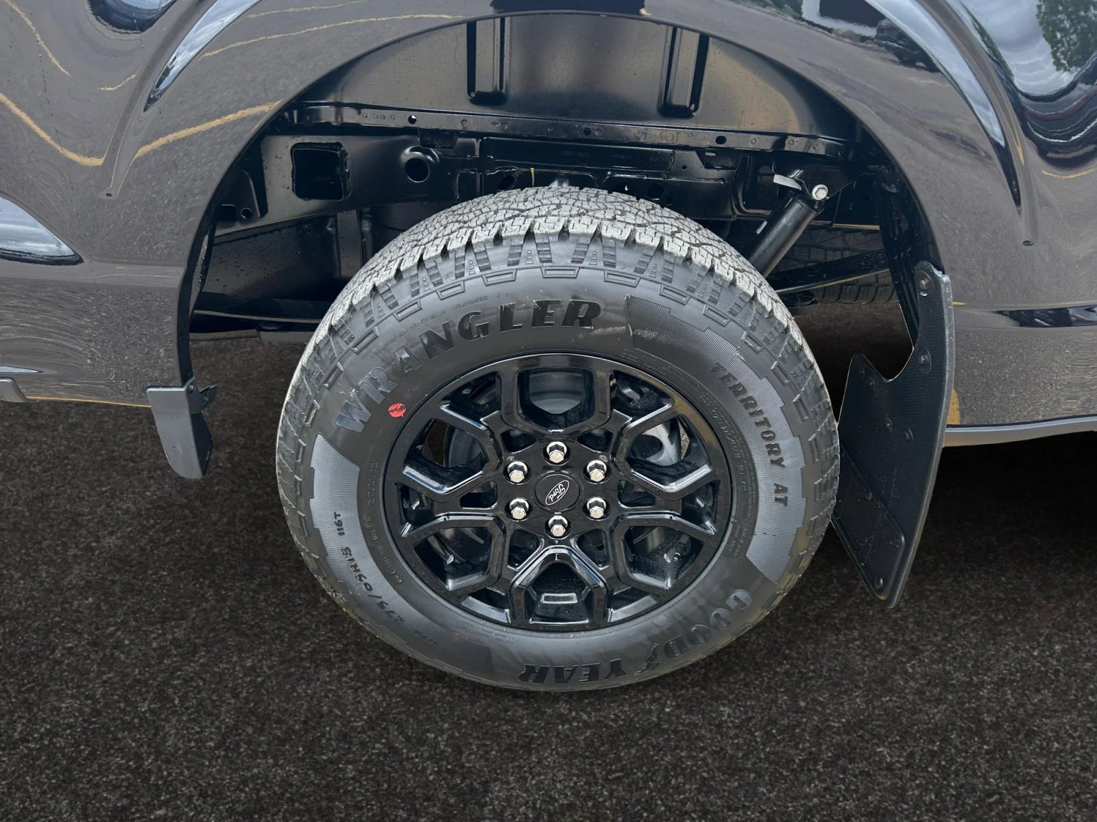 New 2026 Agate Black Metallic Ford XLT image 9