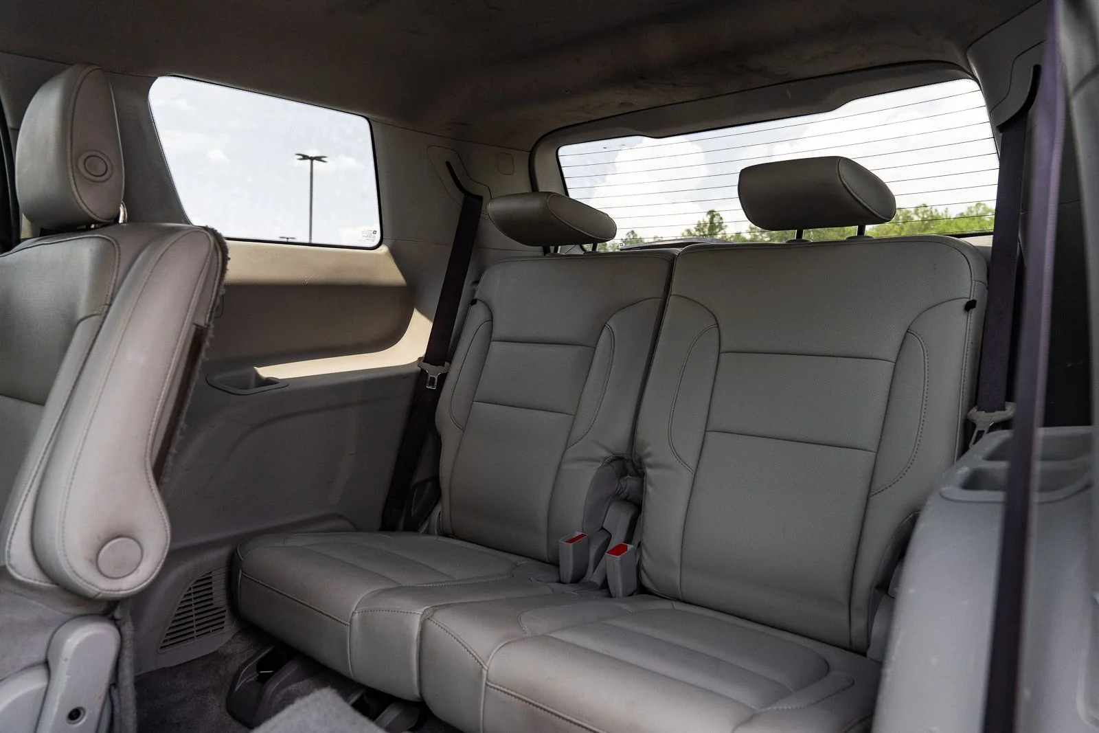 Used 2018 White GMC SLT-2 image 16