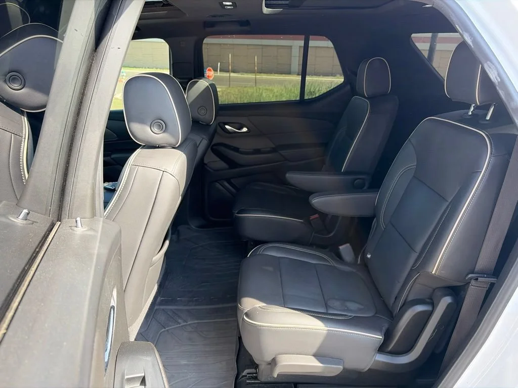 Used 2023 Iridescent Pearl Tricoat Chevrolet Premier image 21