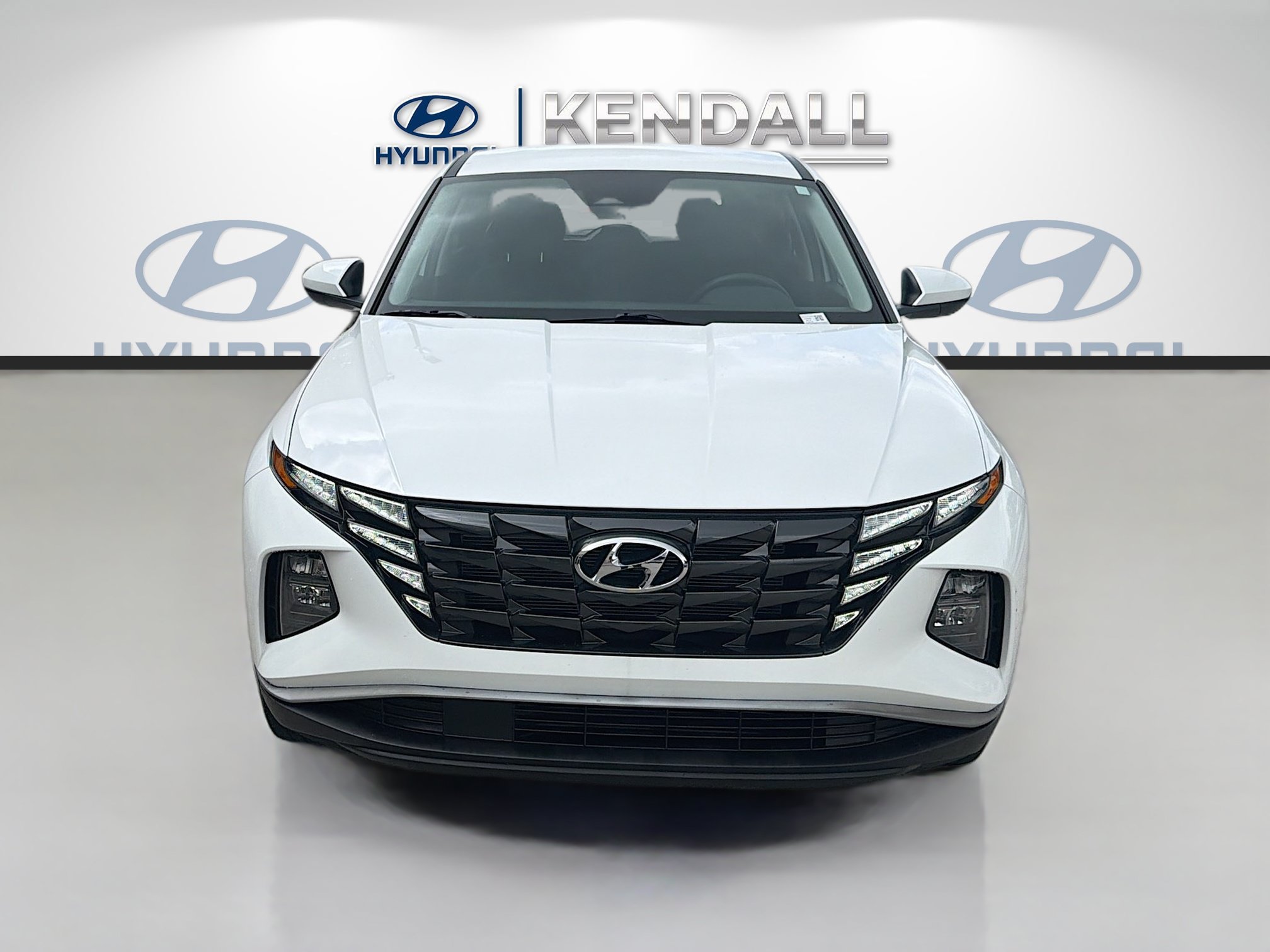 Used 2024 White Pearl Hyundai SE image 2