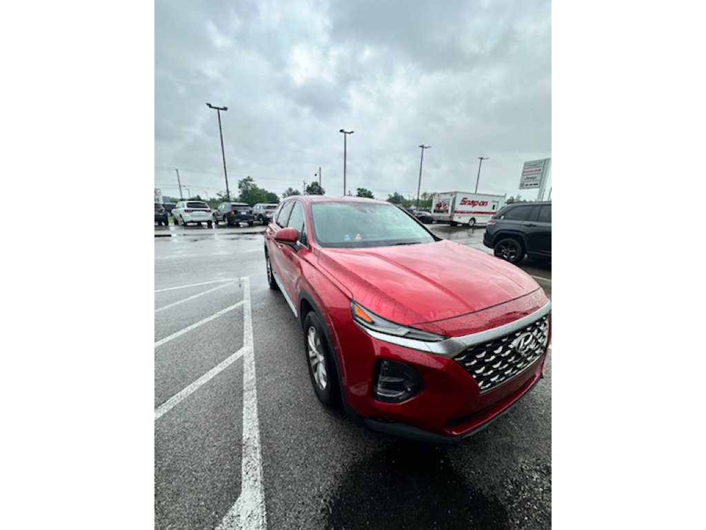 Used 2019 Scarlet Red Hyundai SE image 3