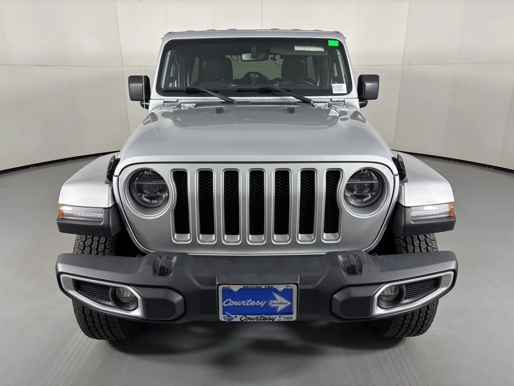 Used 2022 Silver Zynith Clearcoat Jeep Unlimited Sahara image 3