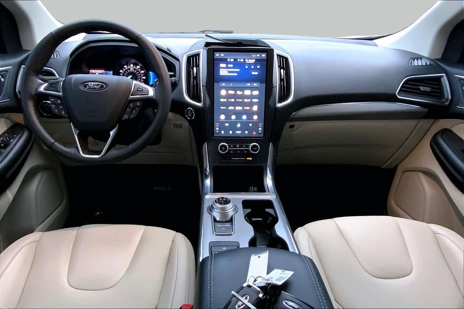 Used 2022 Star White Metallic Tri-Coat Ford Titanium image 15