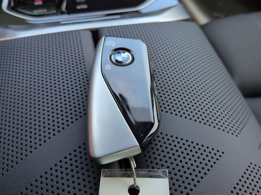 New 2026 Gray Metallic BMW 760i xDrive image 29