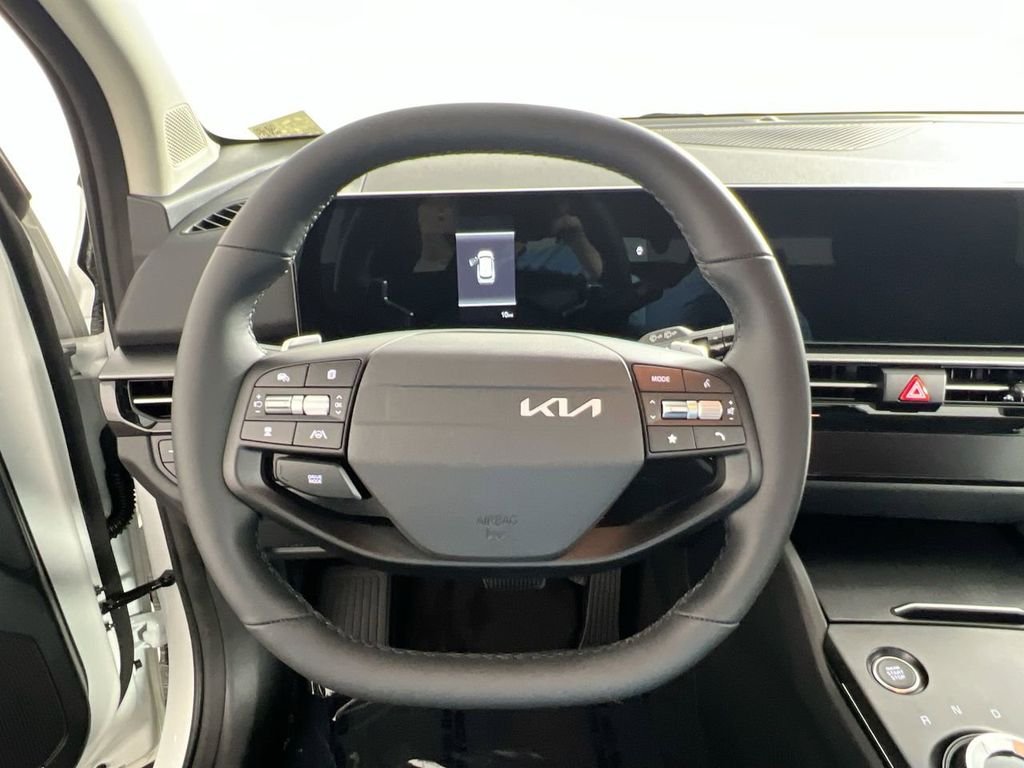 New 2026 Snow White Pearl Kia LX image 17