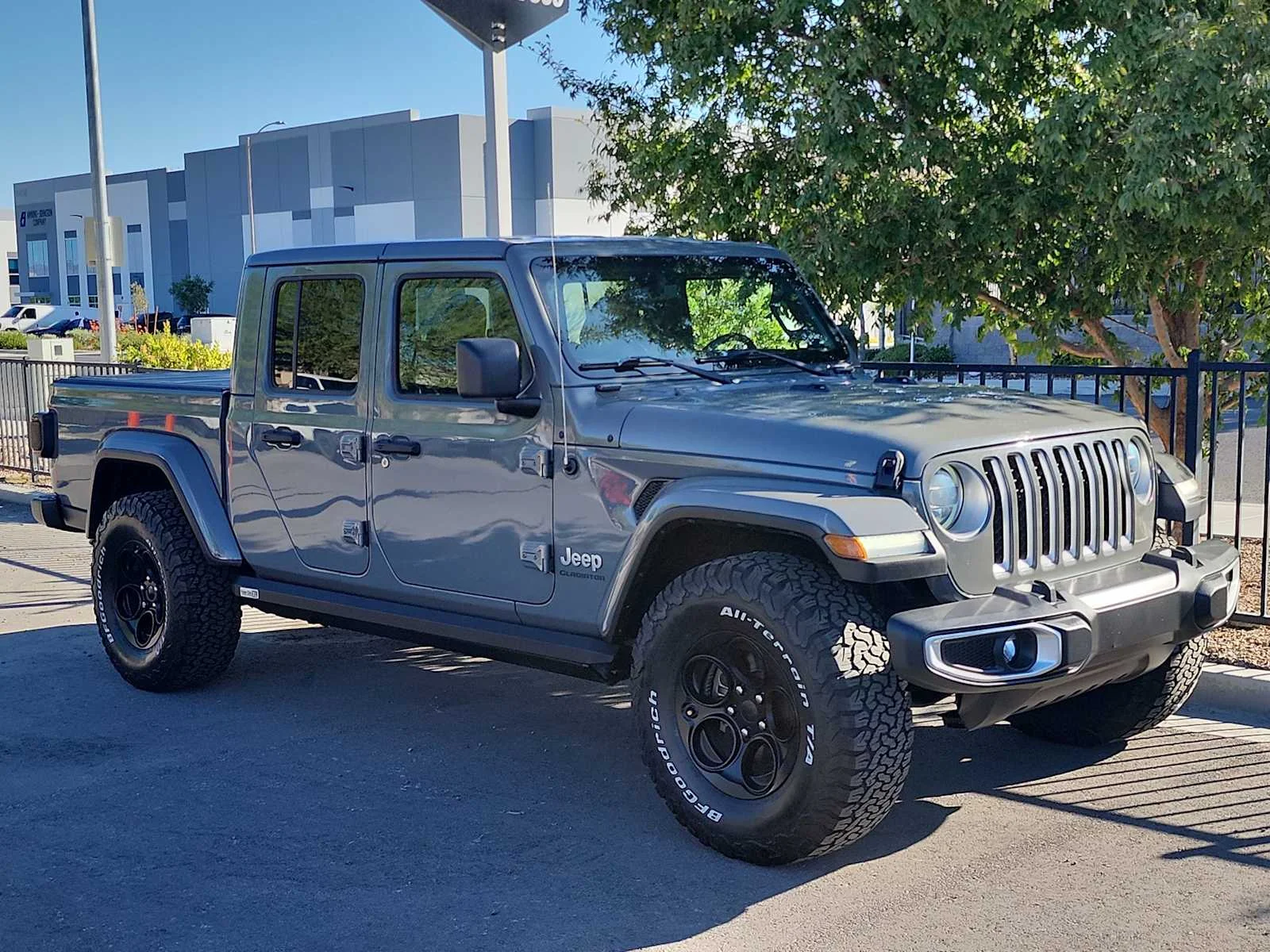 Used 2021 Sting-Gray Clearcoat Jeep Overland image 2