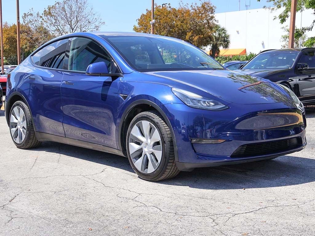 Used 2022 Tesla Model Y Long Range with VIN 7SAYGDEE0NF385260 for sale in Miami, FL