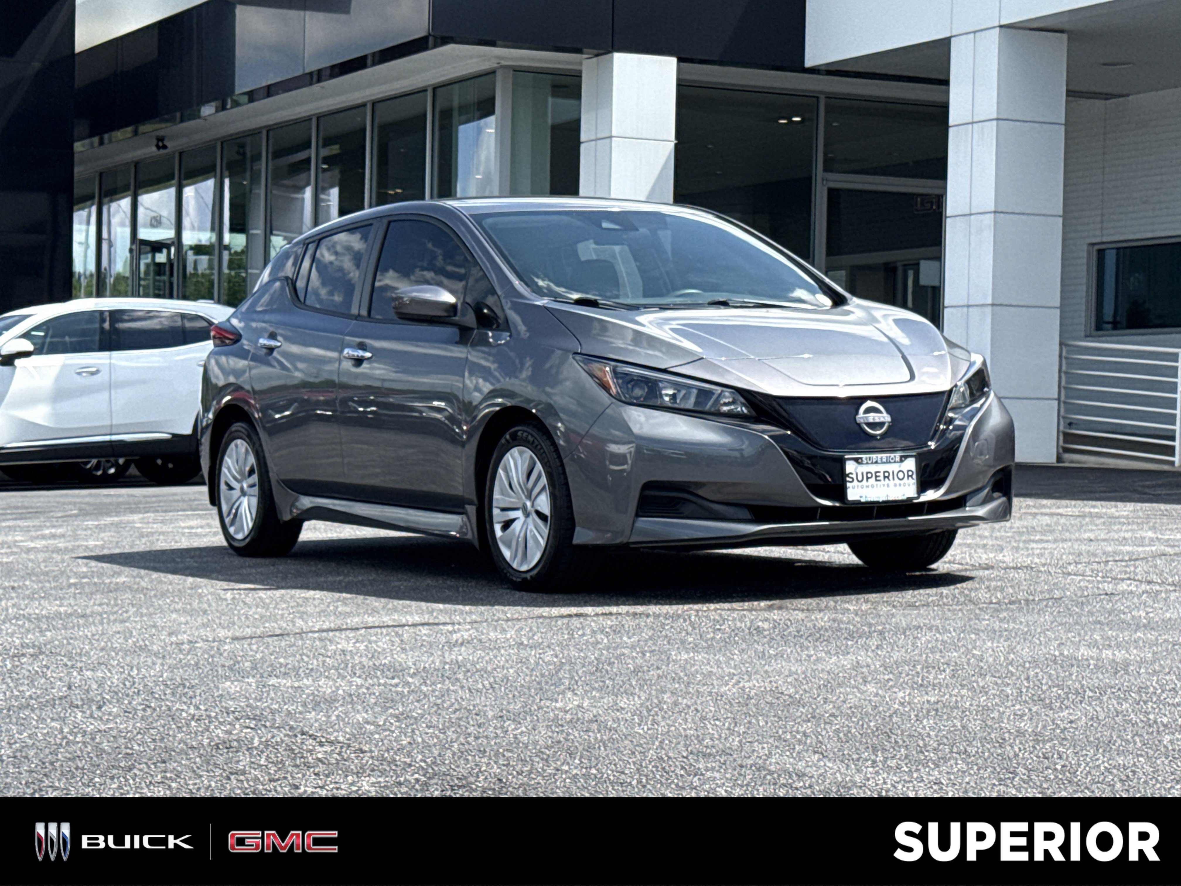 2025 Nissan Leaf S's photo