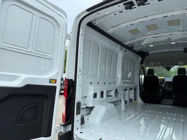 New 2026 White Ford  image 8