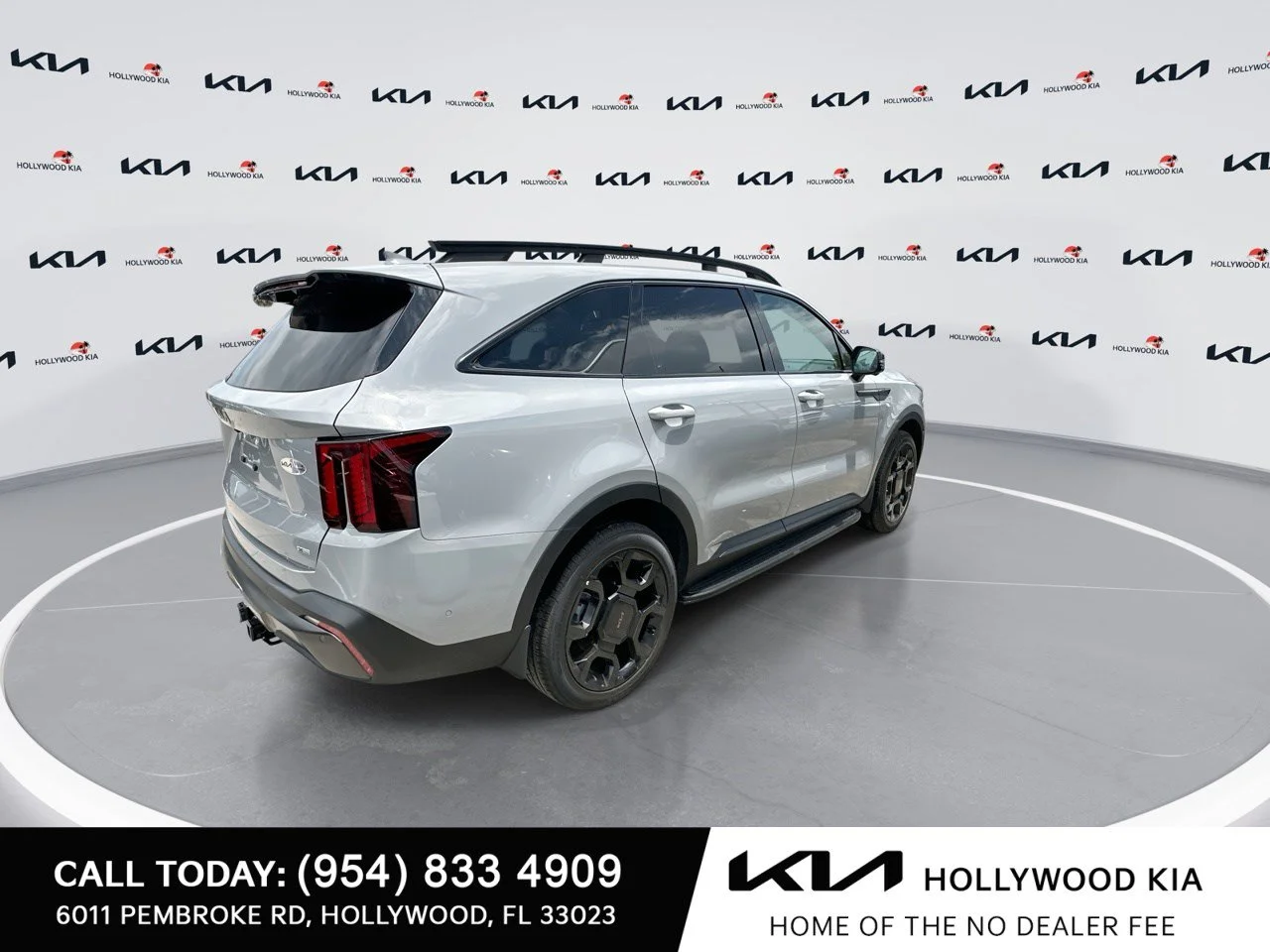 New 2025 Wolf Gray Kia  image 8