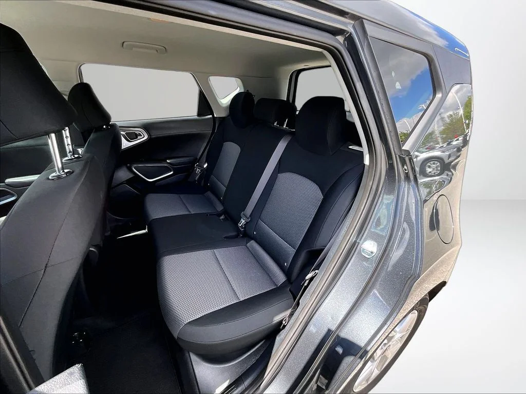 2025 Kia Soul LX - Photo 27