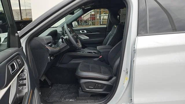 New 2026 Space White Metallic Ford Tremor AWD image 25