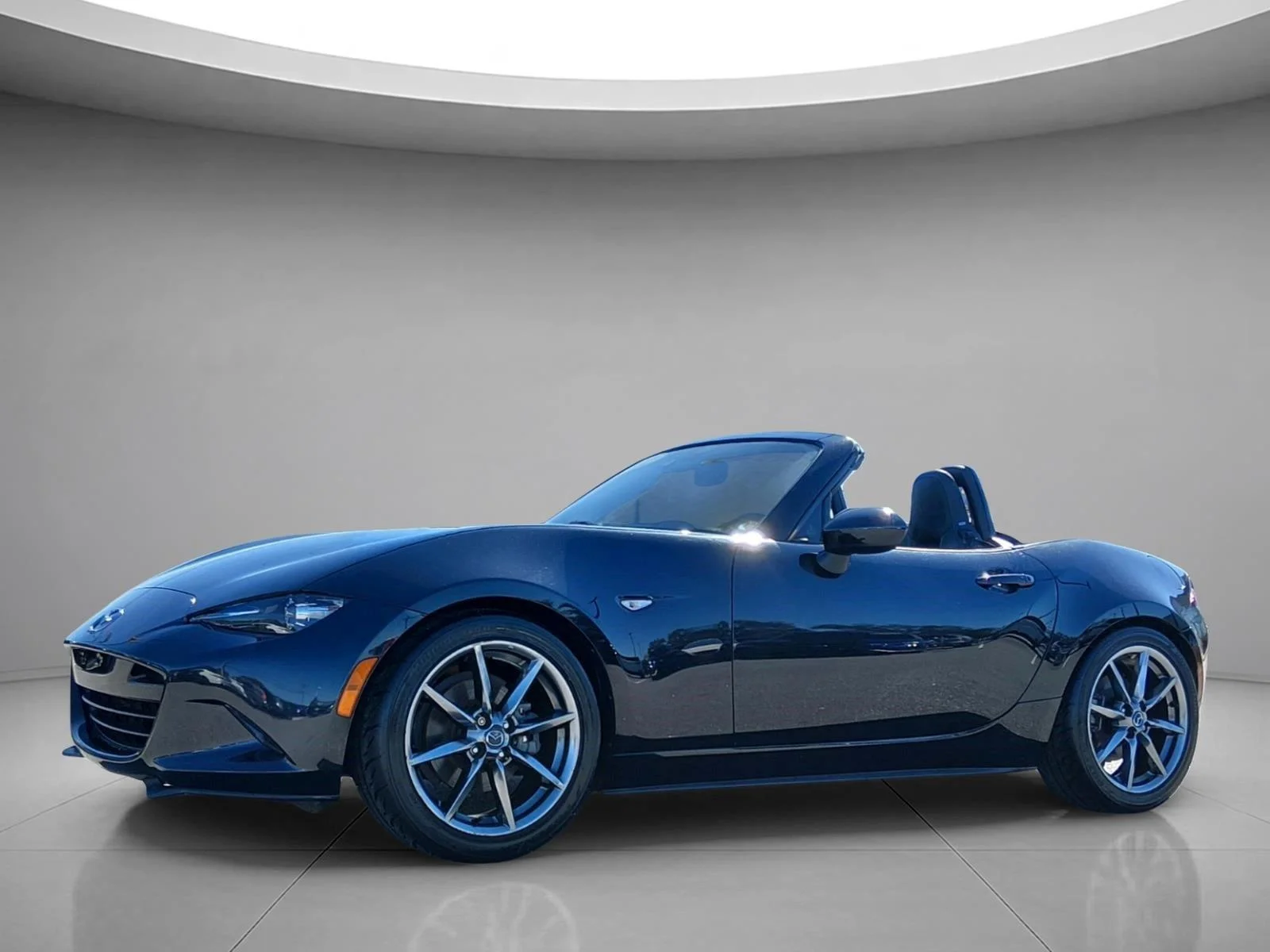 Used 2022 Jet Black Mica Mazda Grand Touring image 2