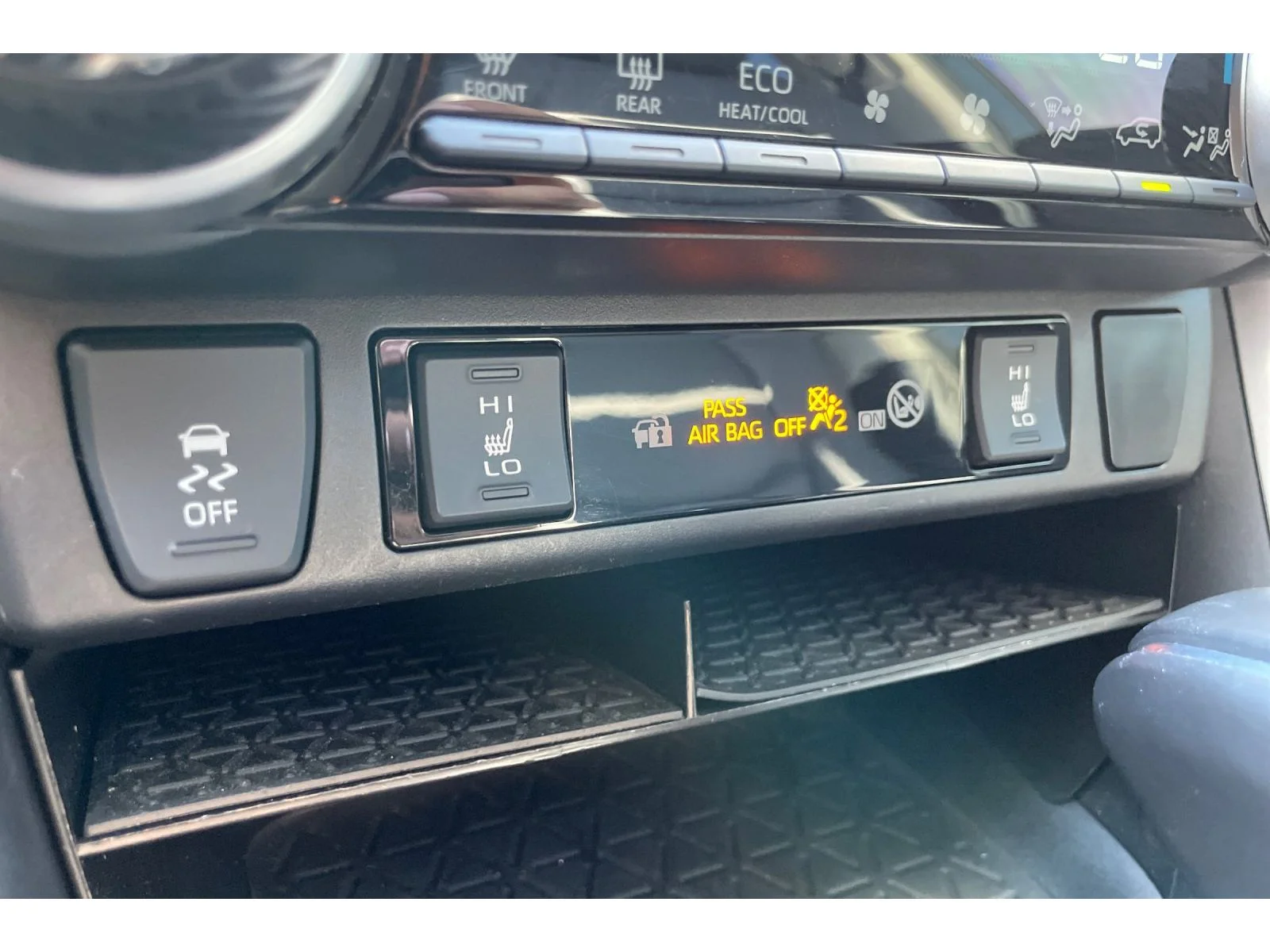 Used 2024 Midnight Black Metallic Toyota Hybrid XLE Premium image 30