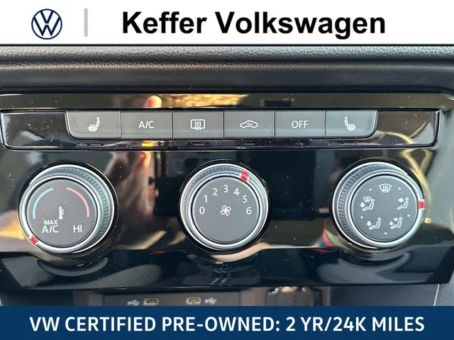 Certified Used 2023 Black Volkswagen 1.5T SE image 25