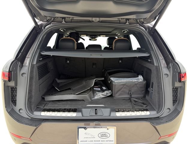 New 2026 Charente Grey Land Rover Dynamic SE image 18