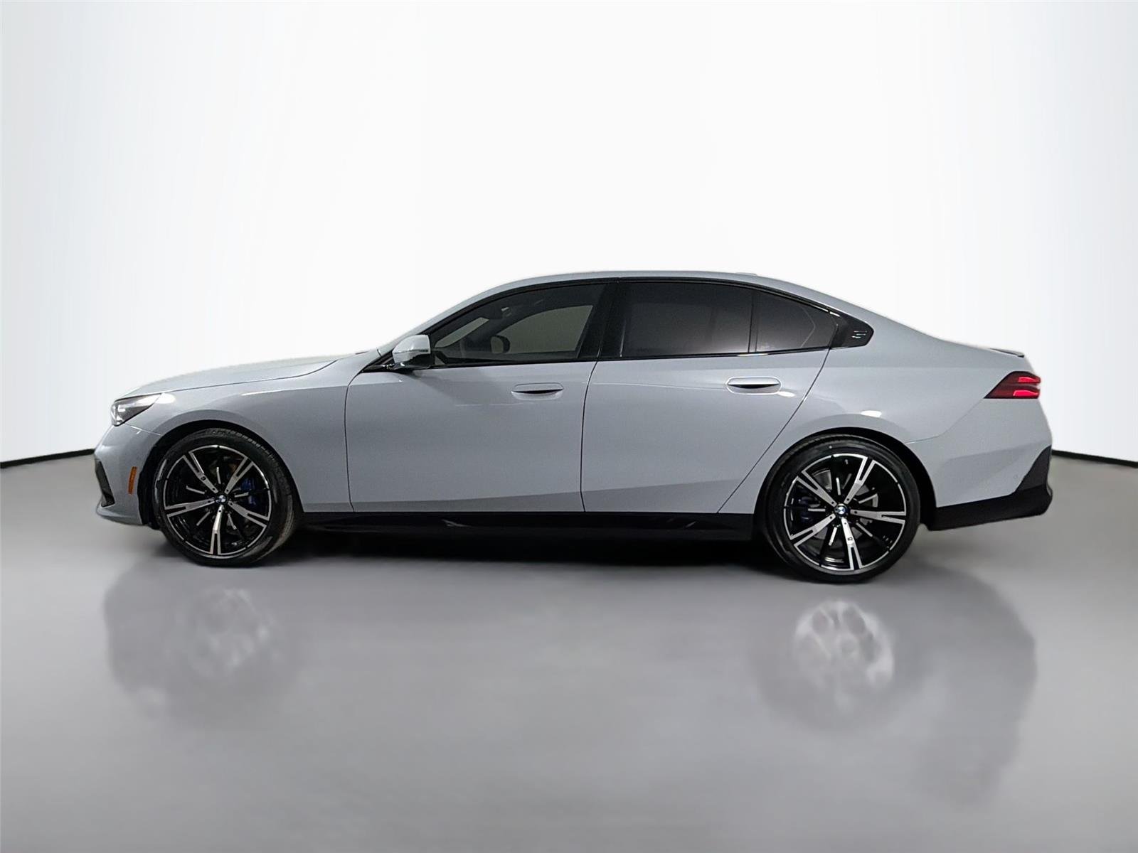 New 2027 Brooklyn Grey Metallic BMW 530i image 15