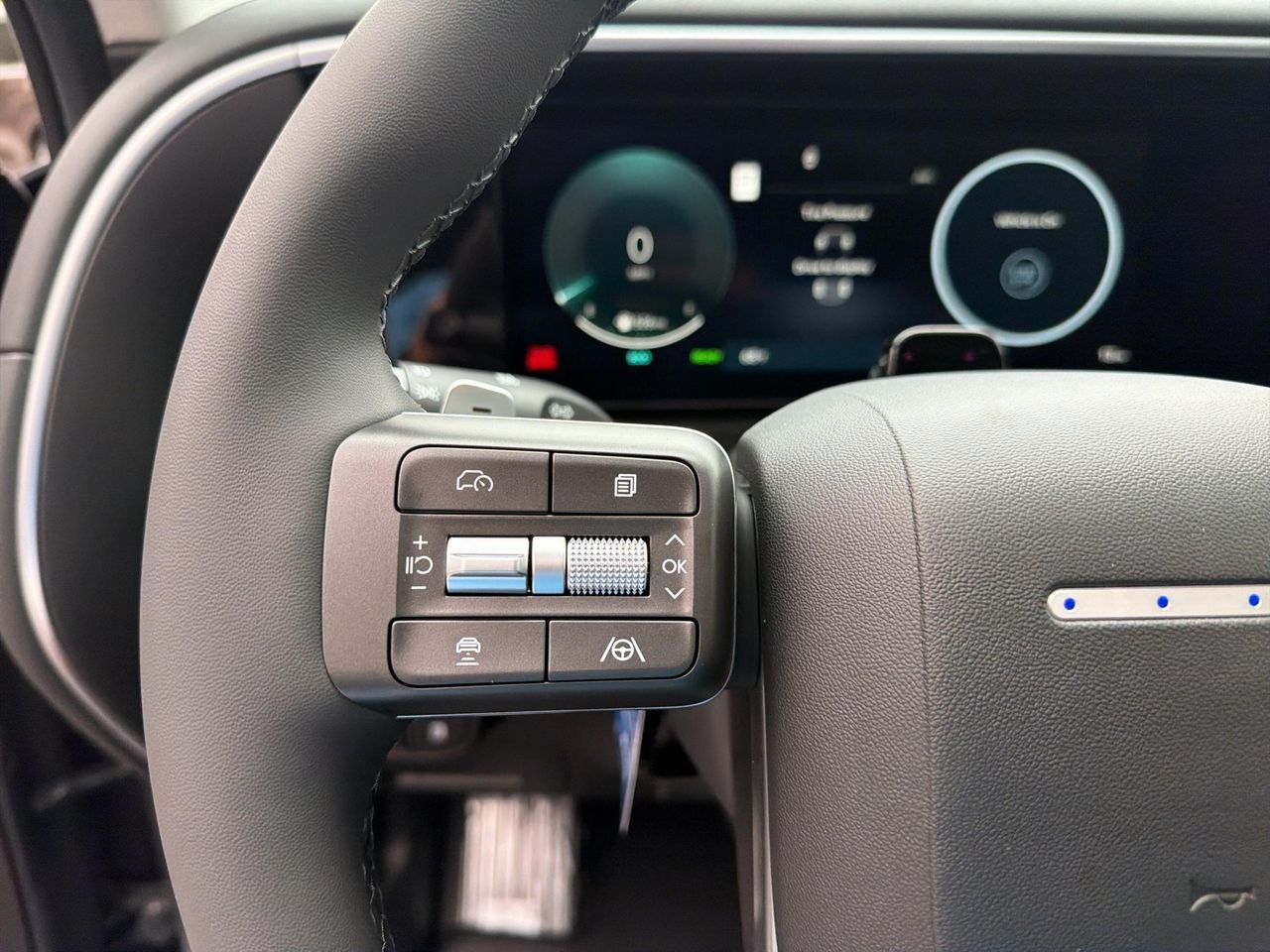New 2027 Ecotronic Gray Pearl Hyundai Blue SEL Premium 8P image 22