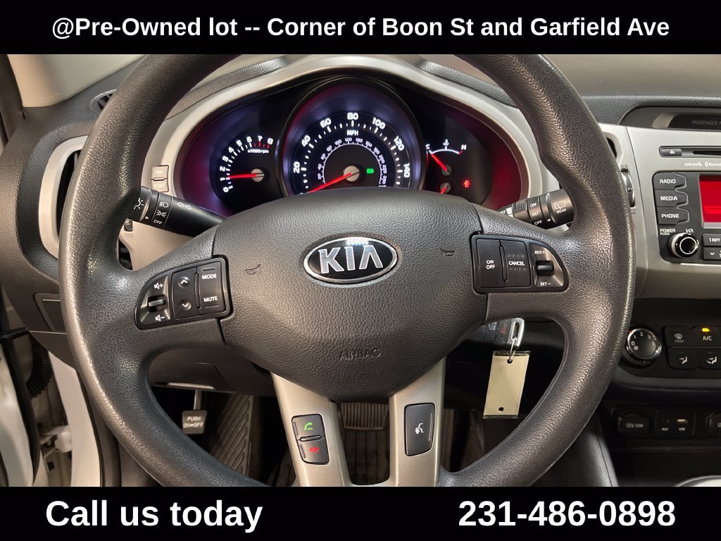 Used 2016 White Kia LX image 19