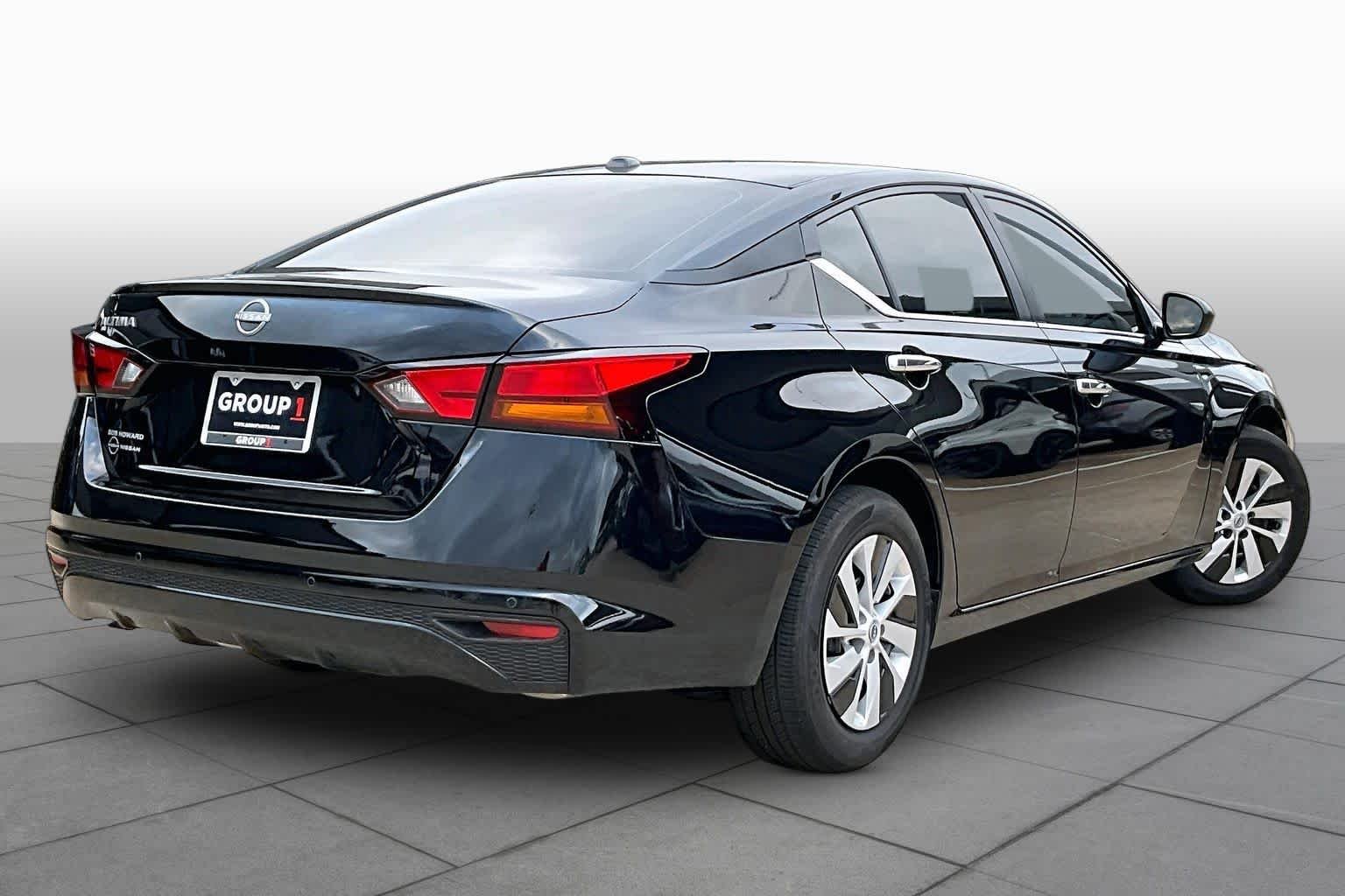Used 2025 Super Black Nissan S image 13
