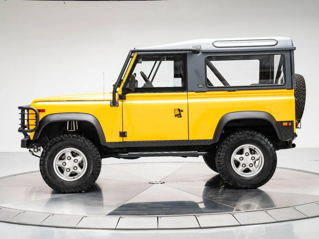 Used 1995 AA YELLOW Land Rover Soft Top image 2
