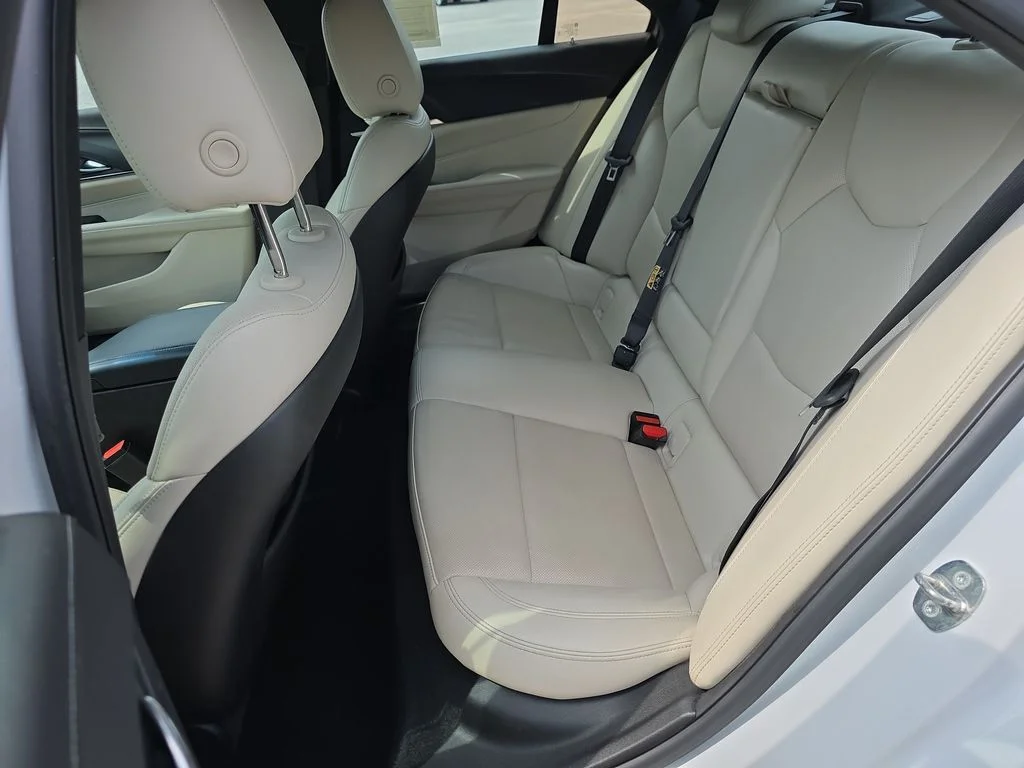 Used 2024 White Cadillac Premium Luxury image 29