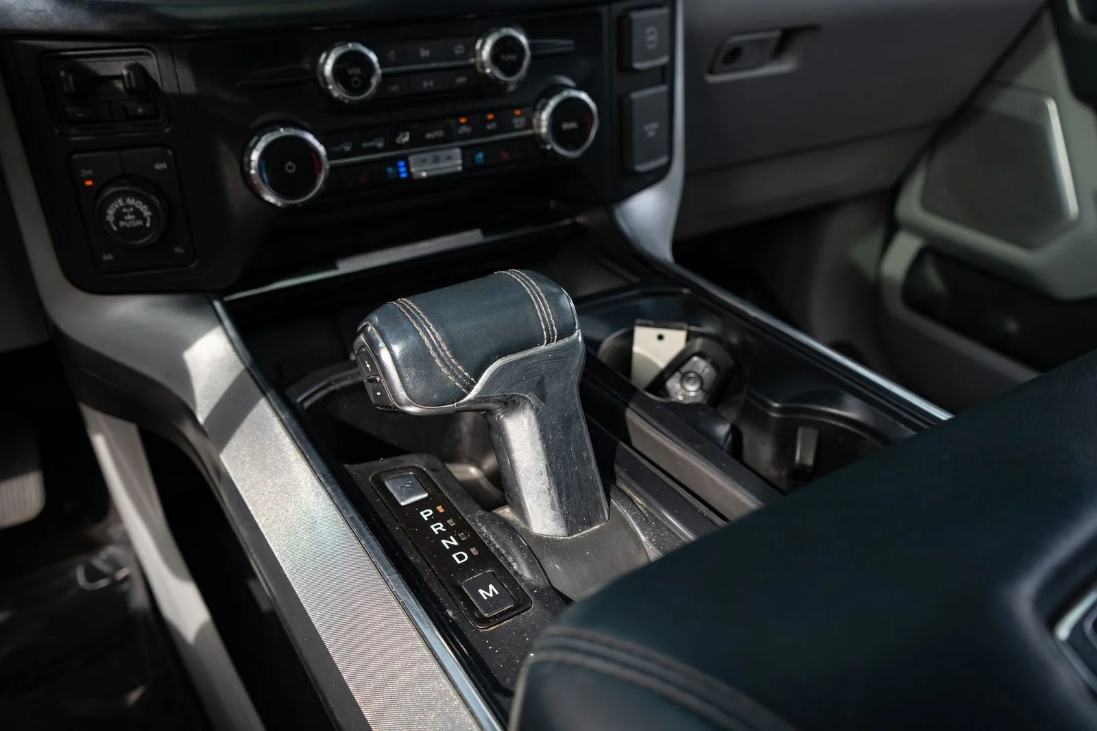 Used 2023 Blue Ford Limited image 27