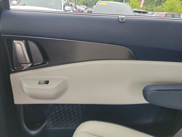 Certified Used 2025 Panthera Metal Kia SX Prestige image 21