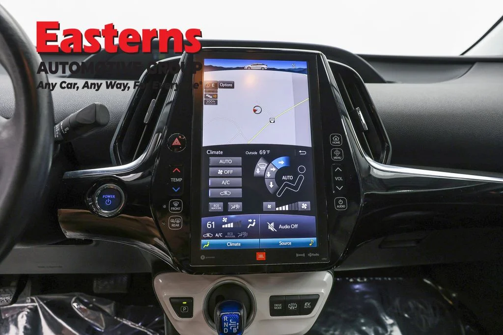 Used 2018 Red Toyota Advanced image 12