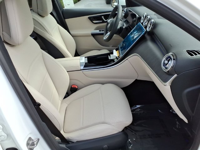 New 2027 White Mercedes-Benz GLC 300 image 16