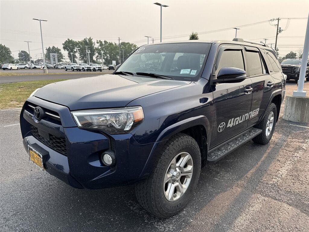 Used 2020 Nautical Blue Metallic Toyota SR5 Premium image 2