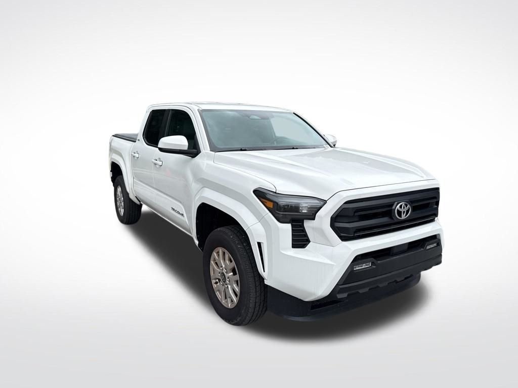 Used 2025 White Toyota SR5 image 3