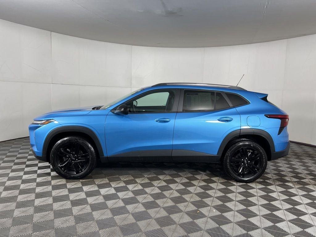 Used 2025 Marina Blue Chevrolet ACTIV image 16