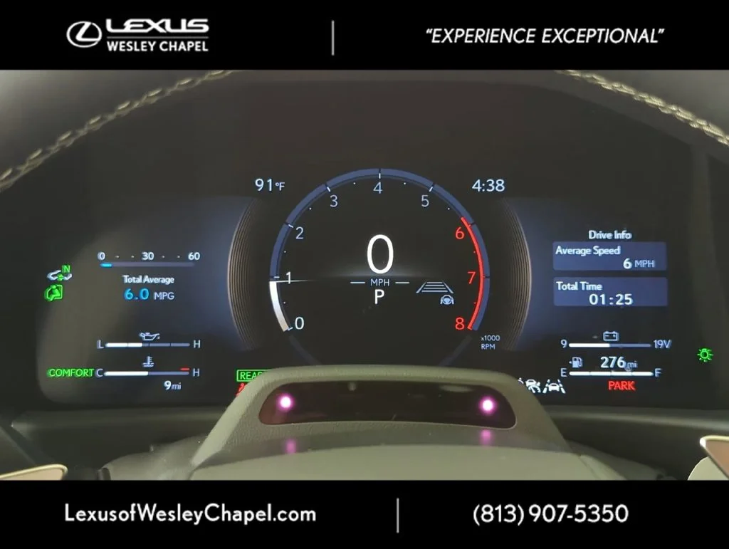 Used 2025 White Lexus 700H image 32