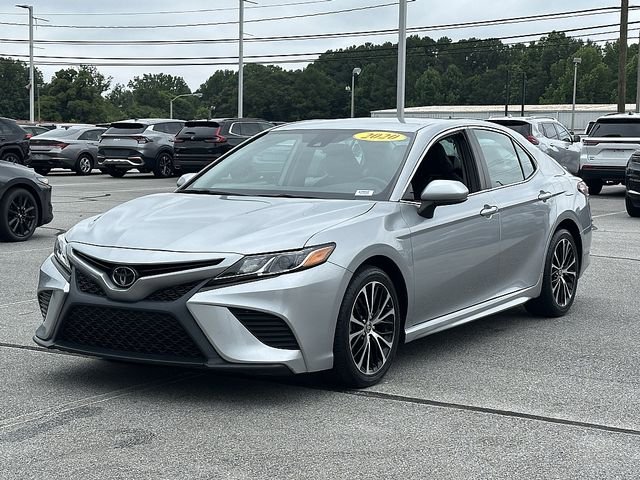 Used 2020 Silver Toyota SE image 4