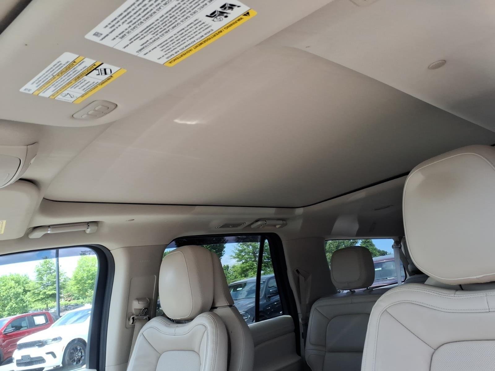 Used 2021 Pristine White Lincoln Reserve image 16