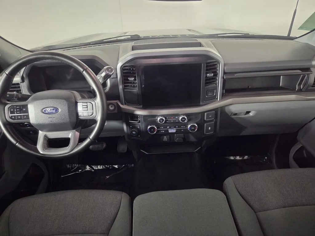 Used 2025 Black Metallic Ford XLT image 25