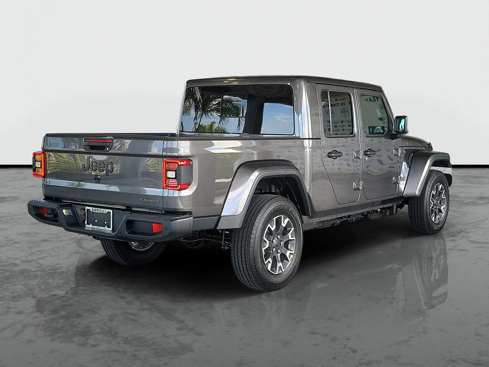 New 2026 Granite Crystal Metallic Clear-Coat Exterior Paint Jeep Sahara image 1
