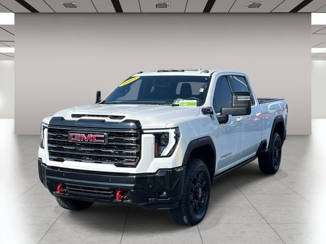 Used 2025 White GMC AT4 image 9