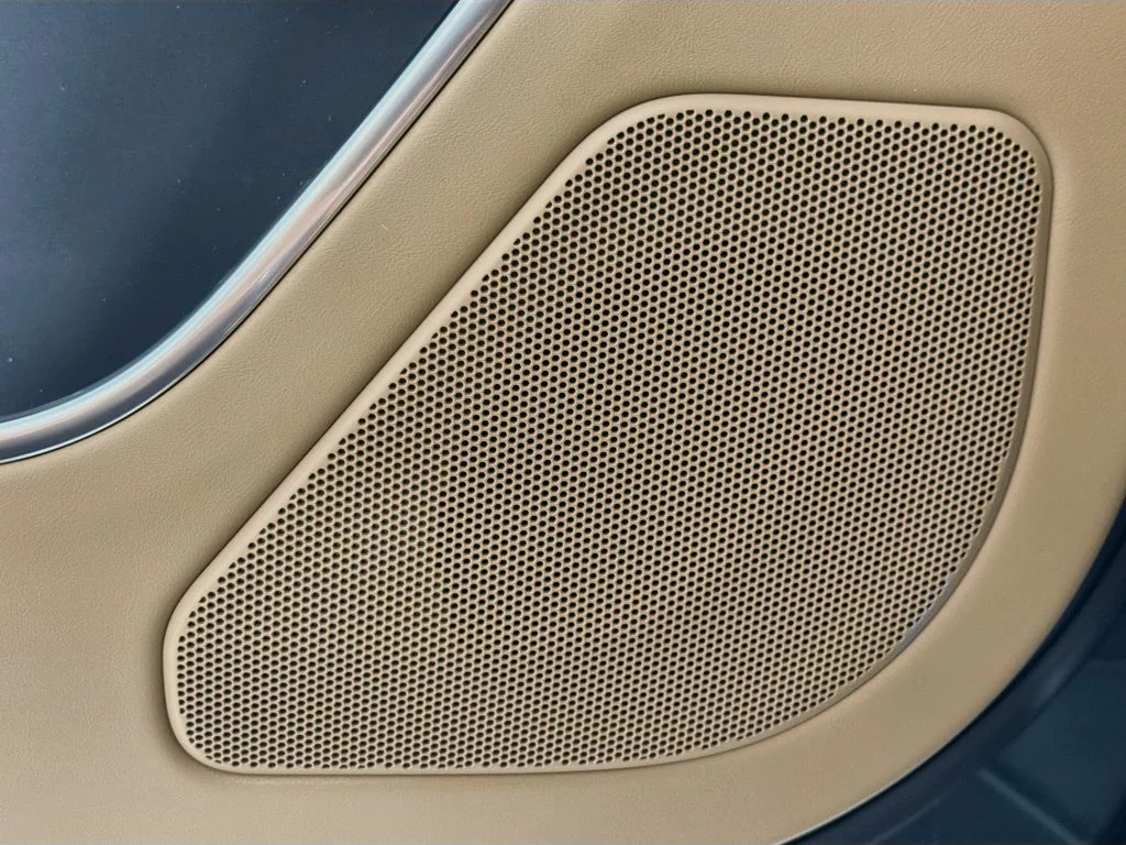 New 2026 Belgravia Green Land Rover SE 7 Seats image 19
