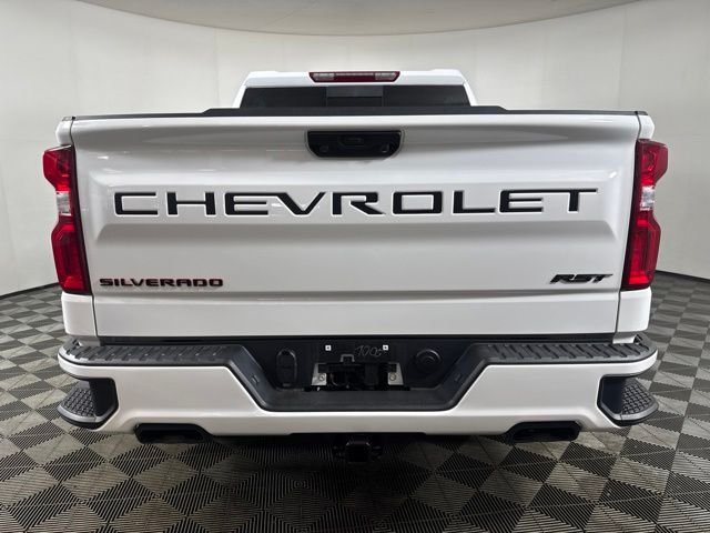 Used 2025 Summit White Chevrolet RST image 21