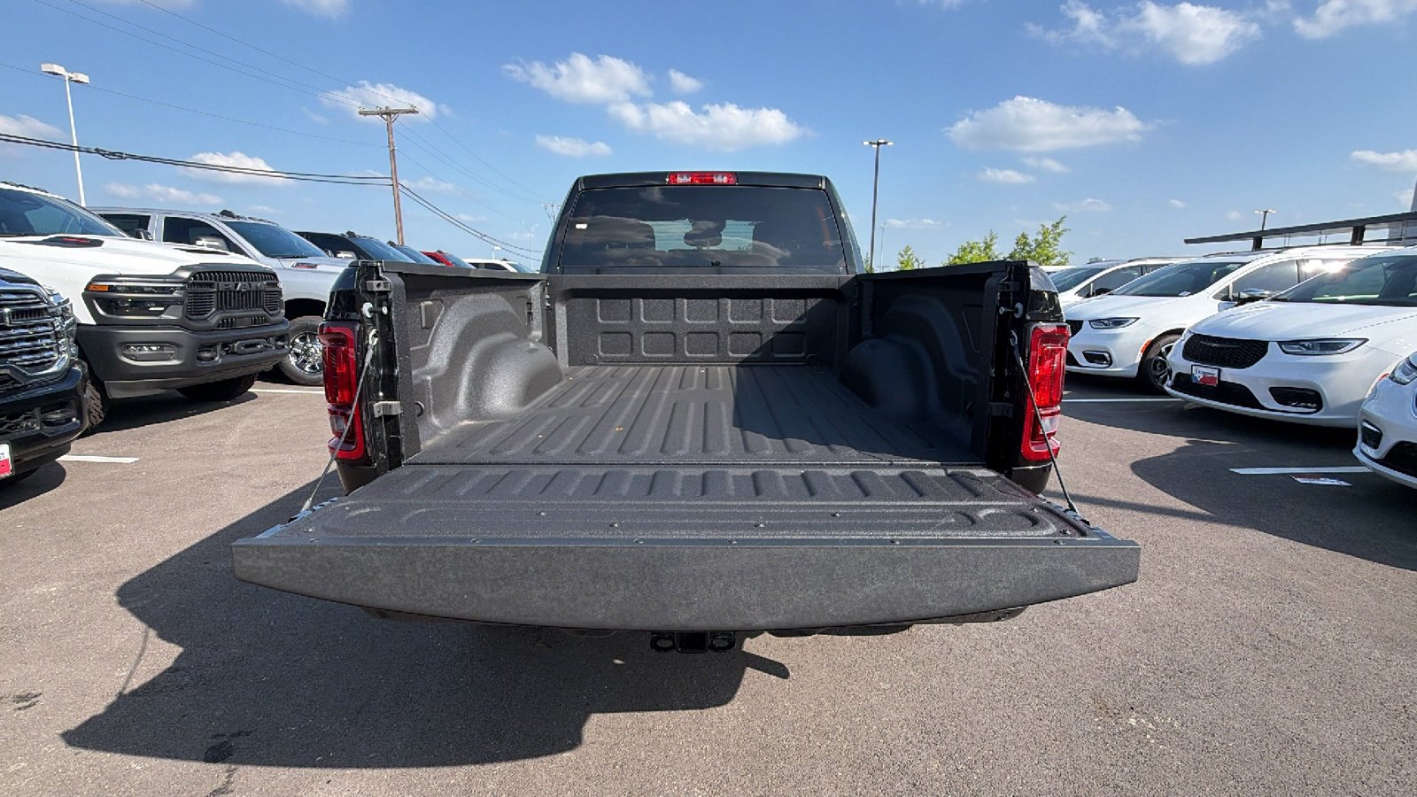 New 2026 Diamond Black Crystal Pearl-Coat Exterior Paint RAM Lone Star image 23