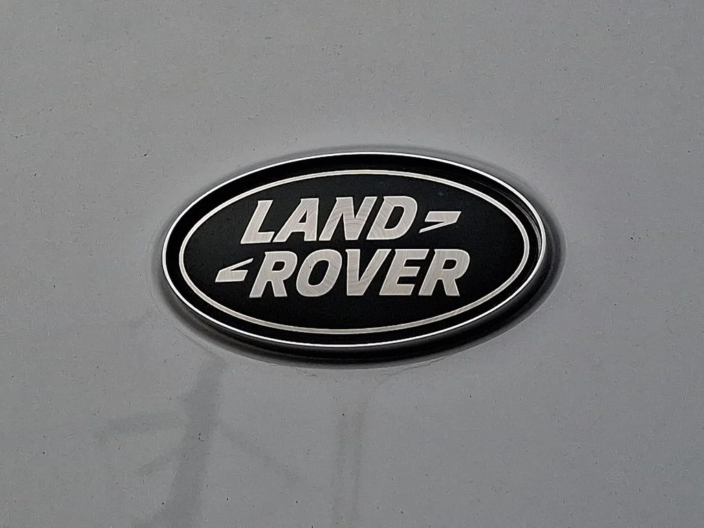 Certified Used 2023 Yulong White Metallic Land Rover X-Dynamic SE image 28