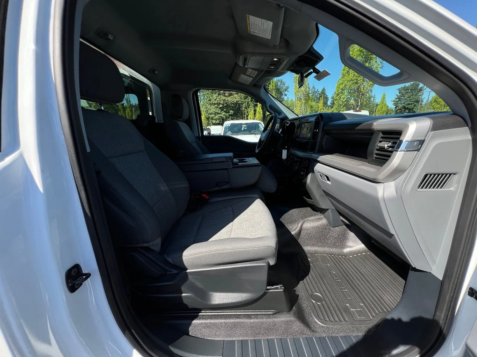 Used 2025 White Ford XLT image 15