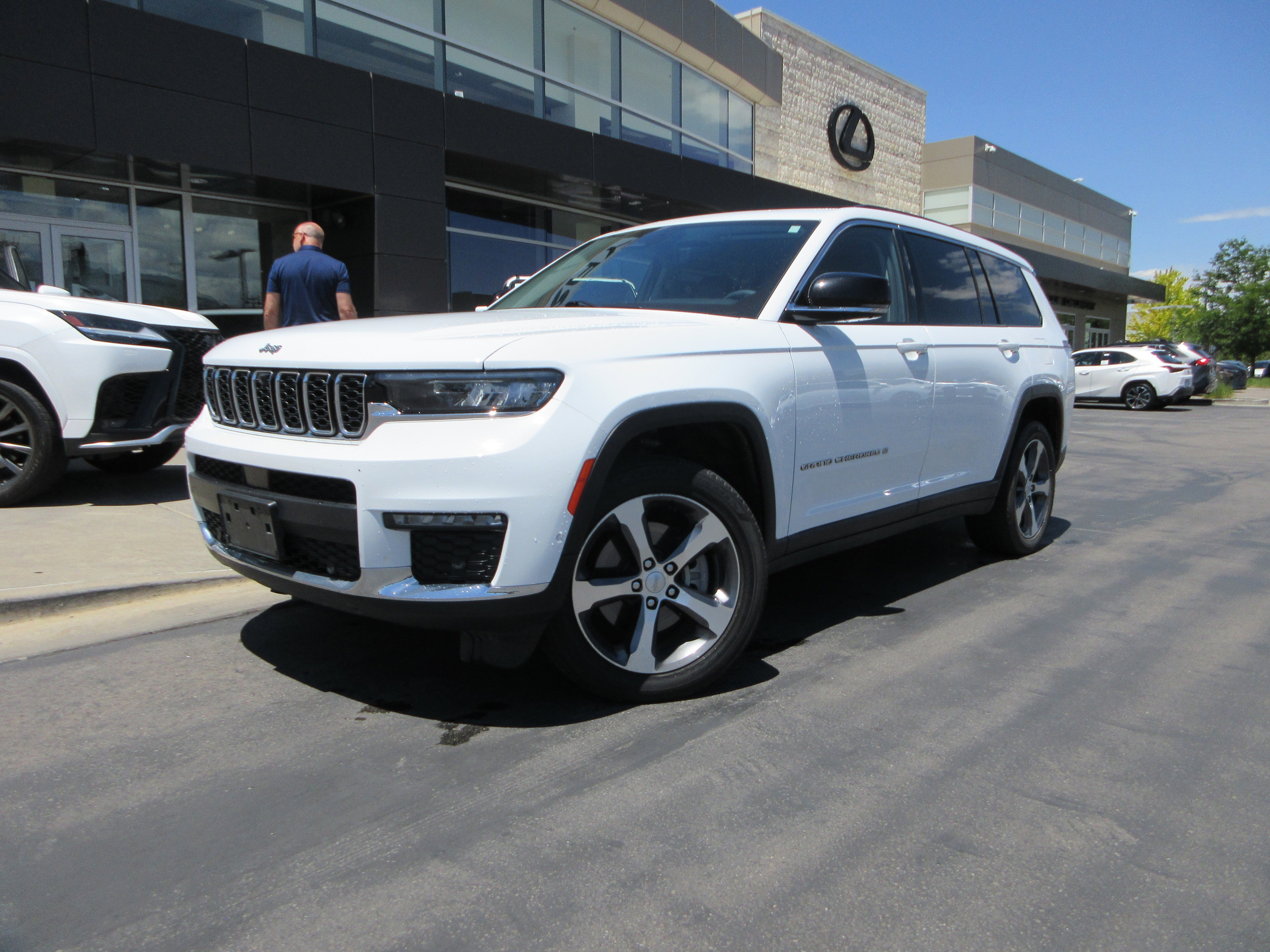 2023 Jeep Grand Cherokee L Limited 4x4's photo
