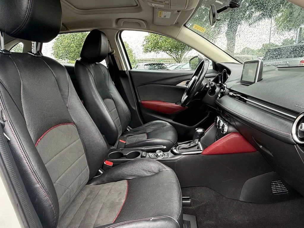 Used 2017 White Mazda Grand Touring image 31