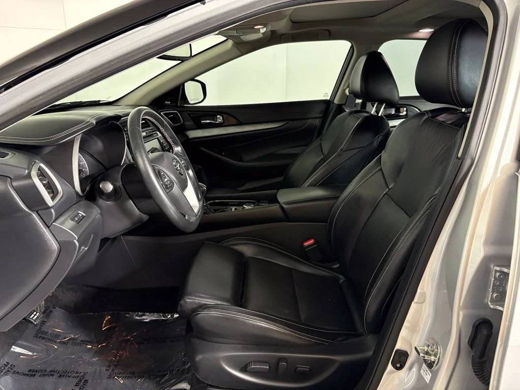 Used 2018 Silver Nissan 3.5 SL image 14