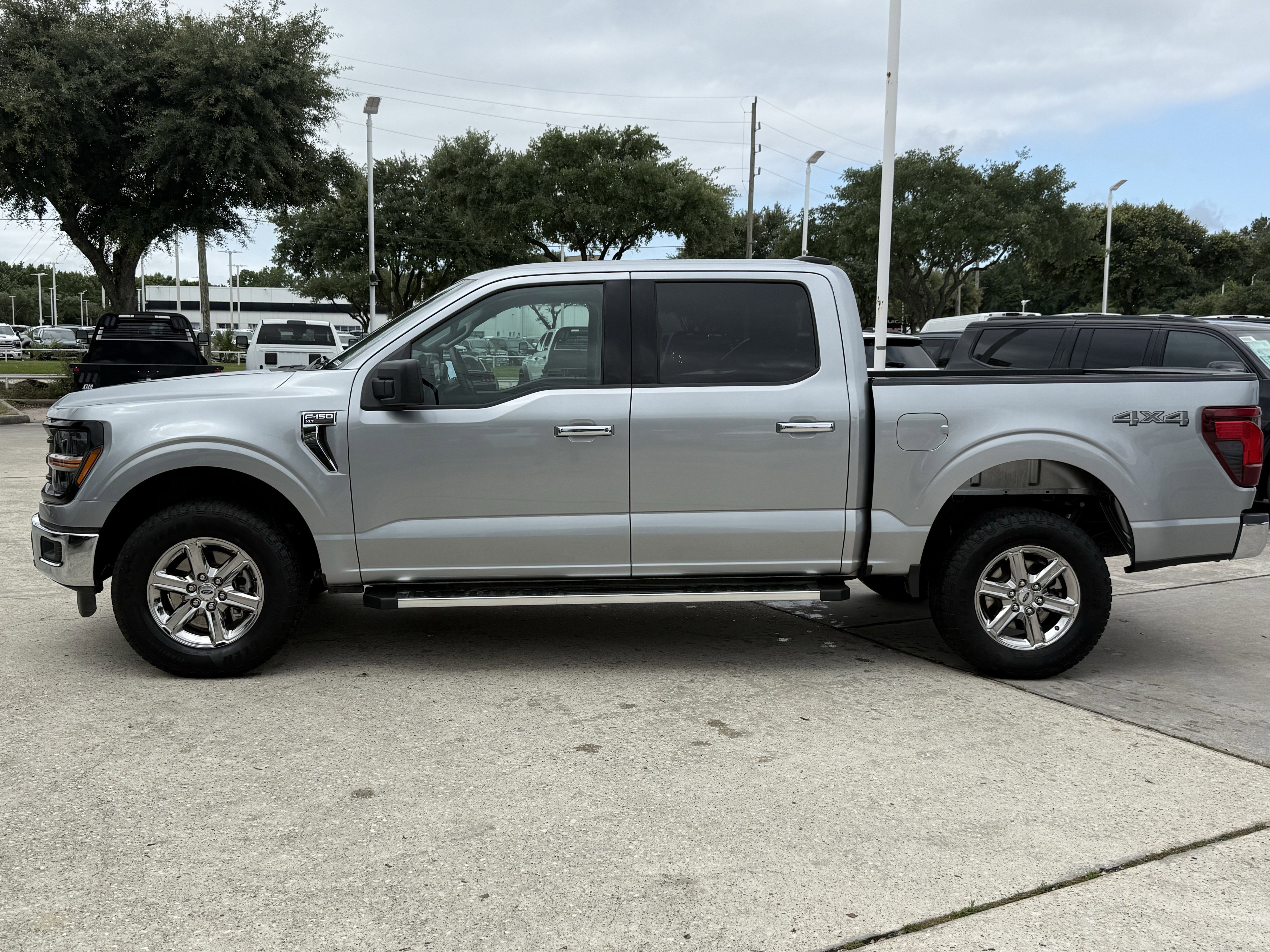 Used 2025 Silver Metallic Ford XLT image 7